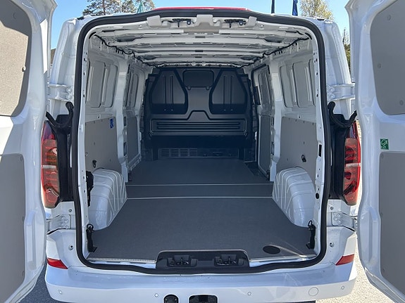 Volkswagen Transporter 9 of 21