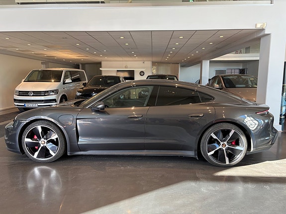 Porsche Taycan 4S 2 of 5