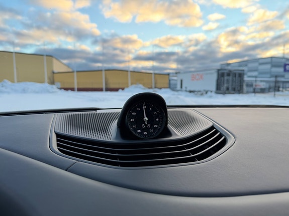 Porsche Taycan 4S 16 of 17