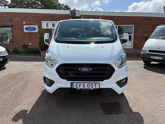 Ford Transit Custom 2 of 5