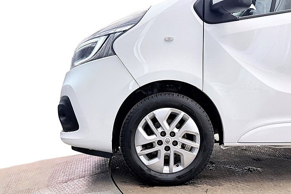 Renault Trafic 11 of 30
