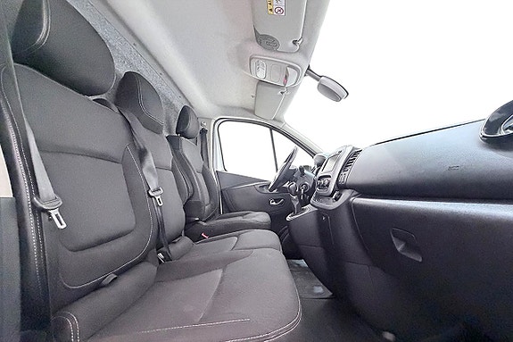 Renault Trafic 19 of 30