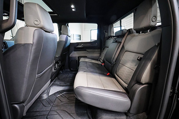 Chevrolet Silverado EV 18 of 30