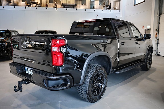 Chevrolet Silverado EV 4 of 30
