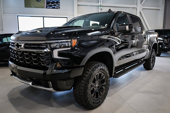 Chevrolet Silverado EV 8 of 30