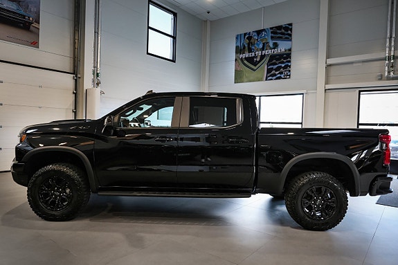 Chevrolet Silverado EV 5 of 30
