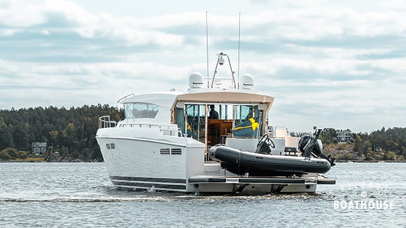 Delta 54 IPS | 3x Volvo Penta IPS600 20 of 30