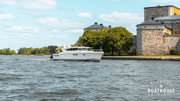 Delta 54 IPS | 3x Volvo Penta IPS600 6 of 30