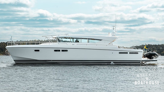 Delta 54 IPS | 3x Volvo Penta IPS600 17 of 30