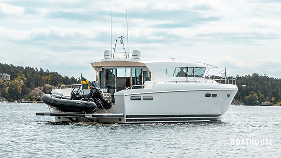 Delta 54 IPS | 3x Volvo Penta IPS600 14 of 30