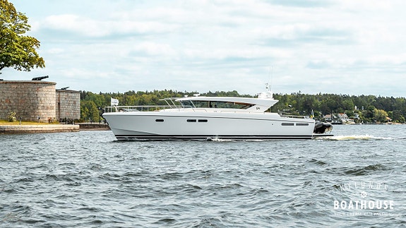 Delta 54 IPS | 3x Volvo Penta IPS600 3 of 5