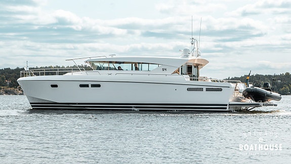 Delta 54 IPS | 3x Volvo Penta IPS600 18 of 30