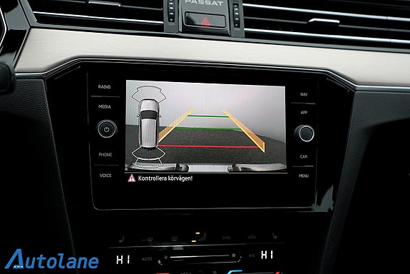 Volkswagen Passat Alltrack 22 of 29