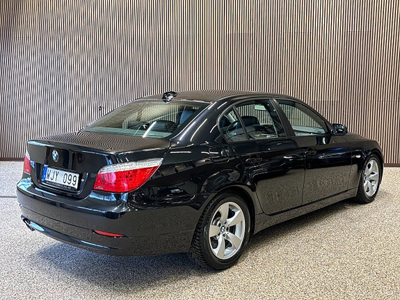 BMW 550i 4 of 5