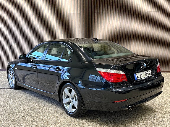 BMW 550i 3 of 5