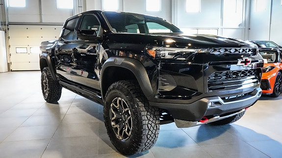 Chevrolet Colorado 2 of 5