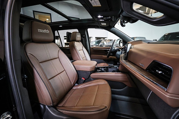 Chevrolet Tahoe 17 of 30