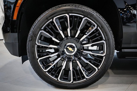 Chevrolet Tahoe 10 of 30