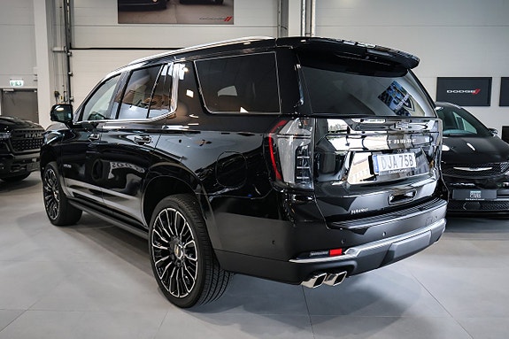 Chevrolet Tahoe 4 of 30