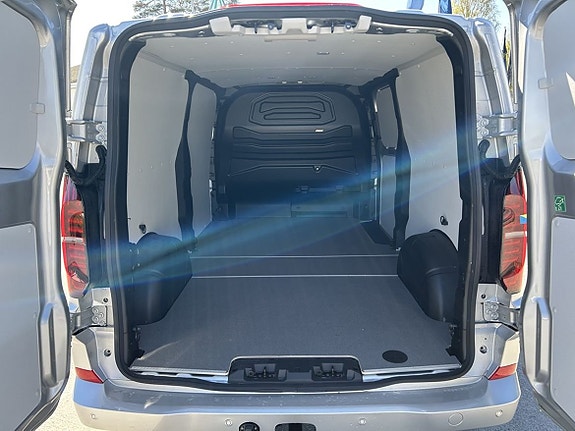 Volkswagen Transporter 9 of 22