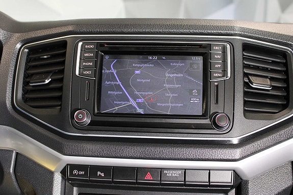 Volkswagen Amarok 16 of 25