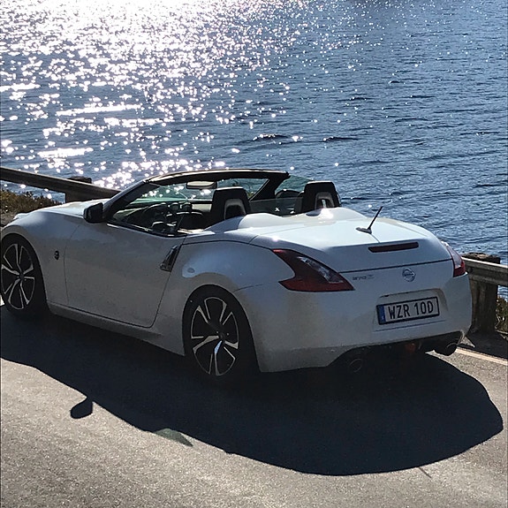 Nissan 370 Z 2 of 19