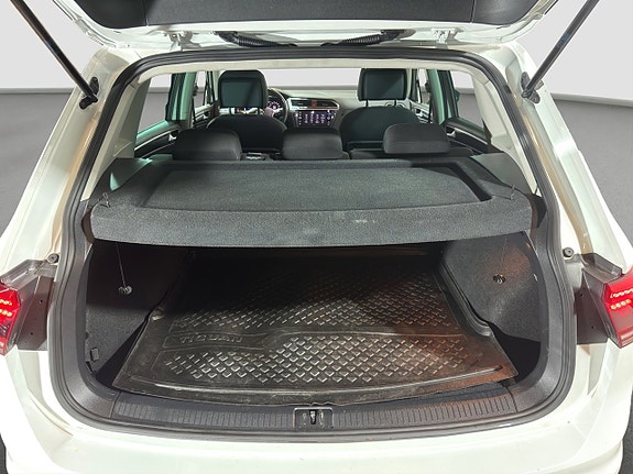 Volkswagen Tiguan 18 of 18