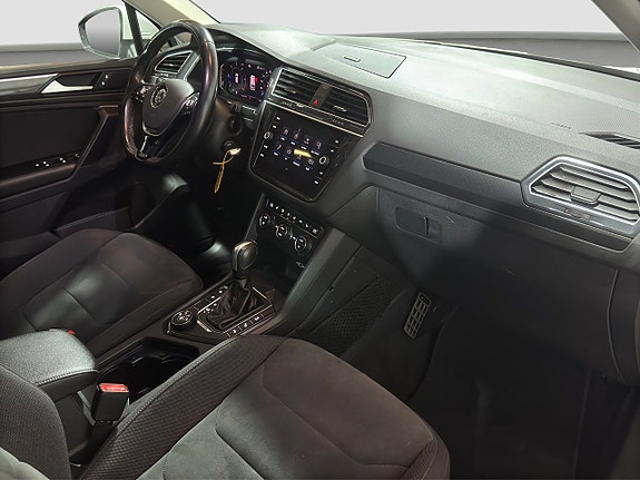 Volkswagen Tiguan 12 of 18