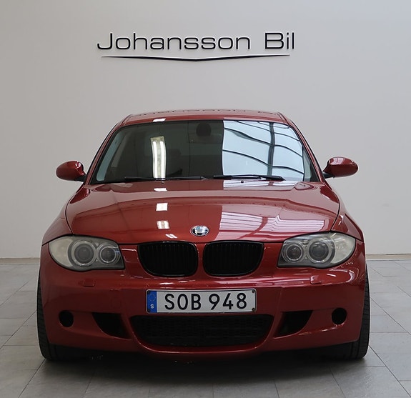 BMW 120 2 of 18