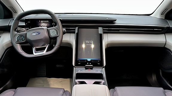 Ford Explorer 4 of 5