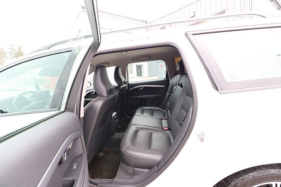 Volvo V70 11 of 24