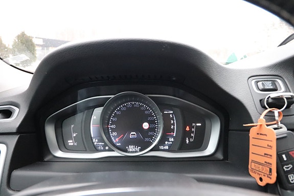 Volvo V70 16 of 24
