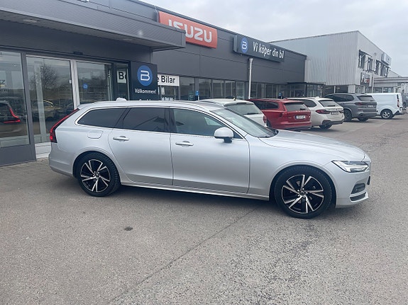 Volvo V90 2 of 21