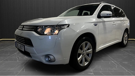 Mitsubishi Outlander 2 of 5