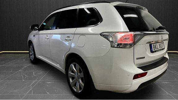 Mitsubishi Outlander 3 of 5