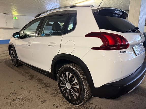 Peugeot 2008 4 of 5