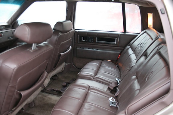 Cadillac Deville 12 of 15