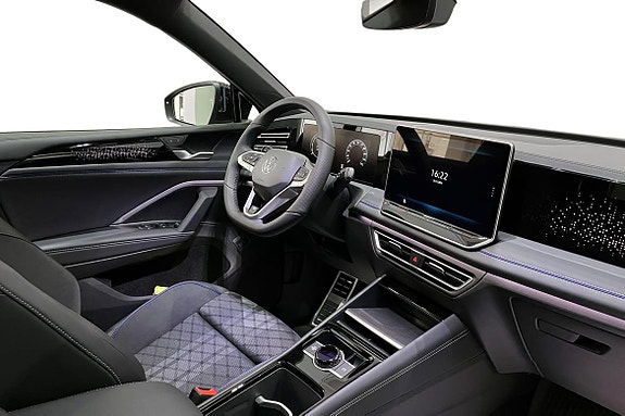 Volkswagen Tiguan 9 of 15