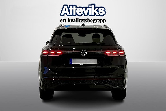 Volkswagen Tiguan 4 of 15