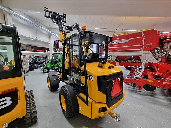 JCB TM110 2 of 5