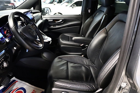 Mercedes-Benz V250 7 of 13