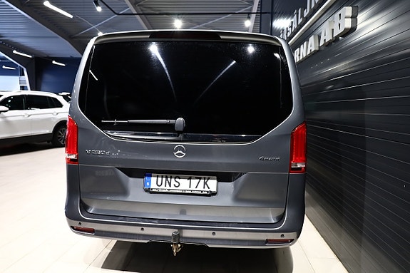 Mercedes-Benz V250 5 of 5