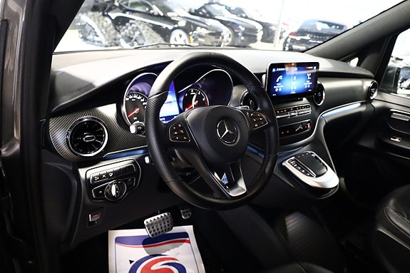 Mercedes-Benz V250 10 of 13