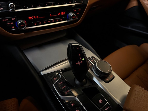 BMW 530e 14 of 19