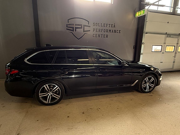 BMW 530e 2 of 19