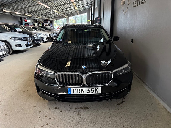 BMW 530e 4 of 19