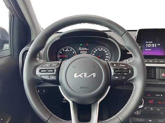 Kia Picanto 12 of 22