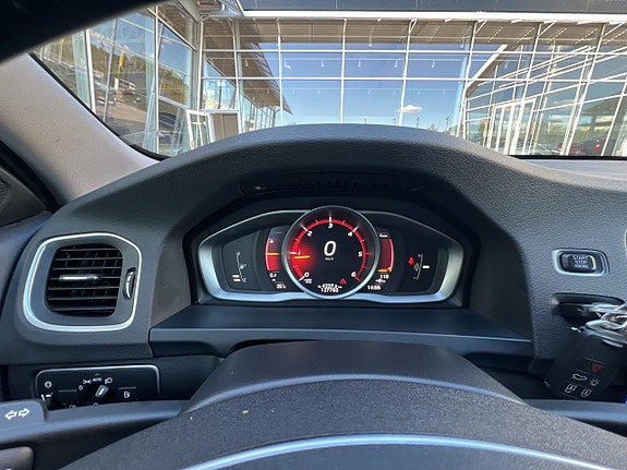 Volvo V60 10 of 18