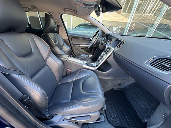 Volvo V60 16 of 18