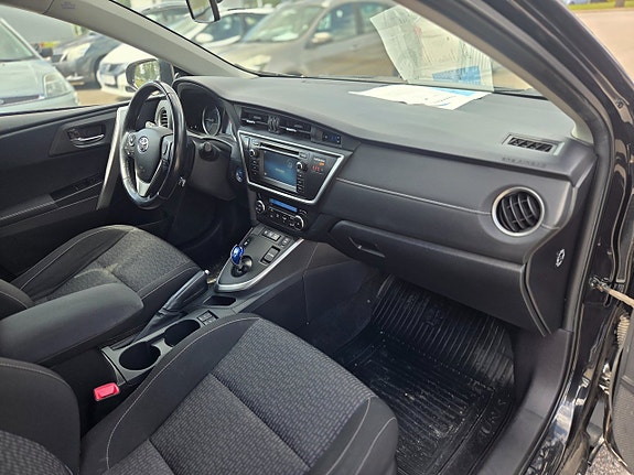 Toyota Auris 5 of 5